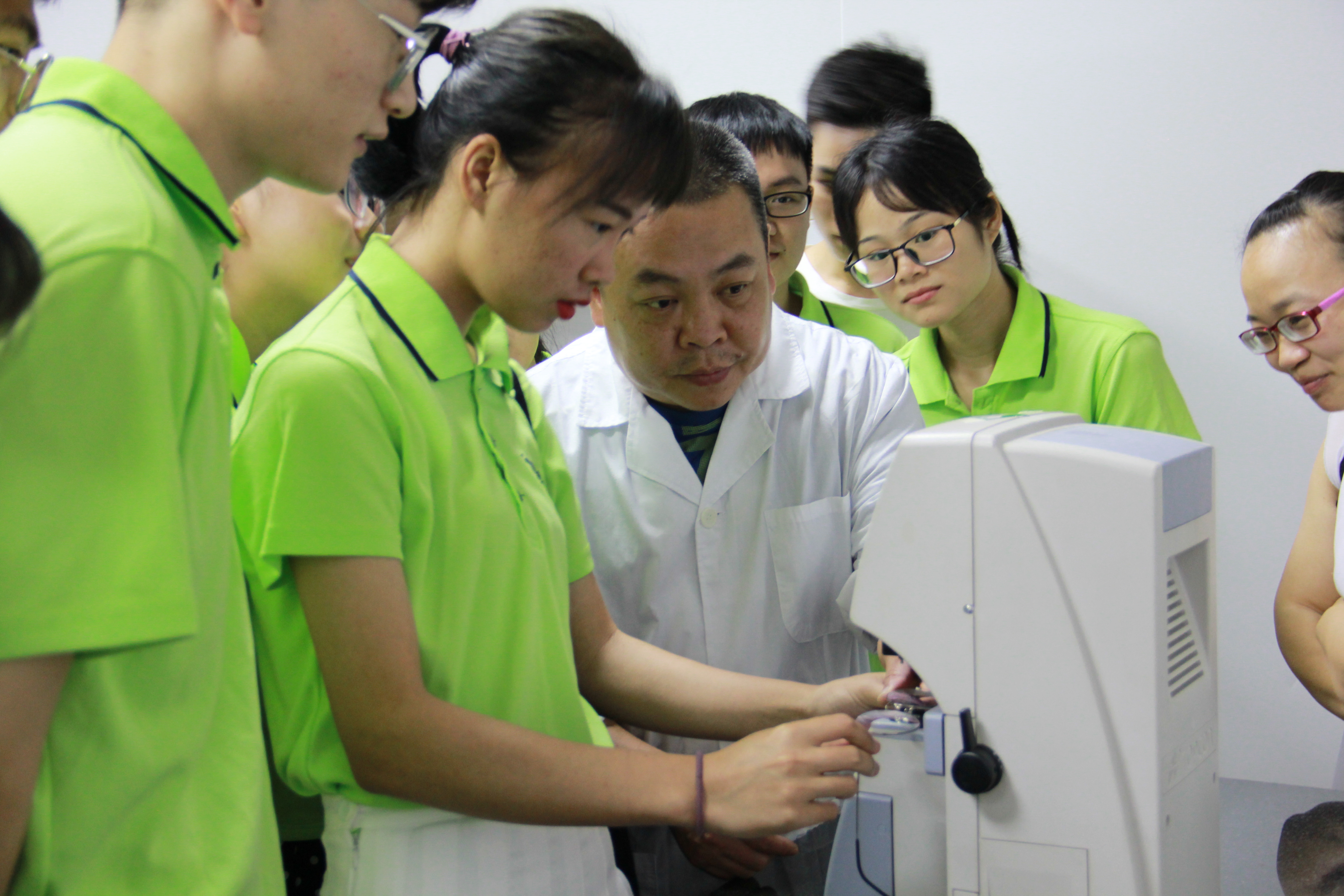 大力普及计量知识，构筑计量信誉工程